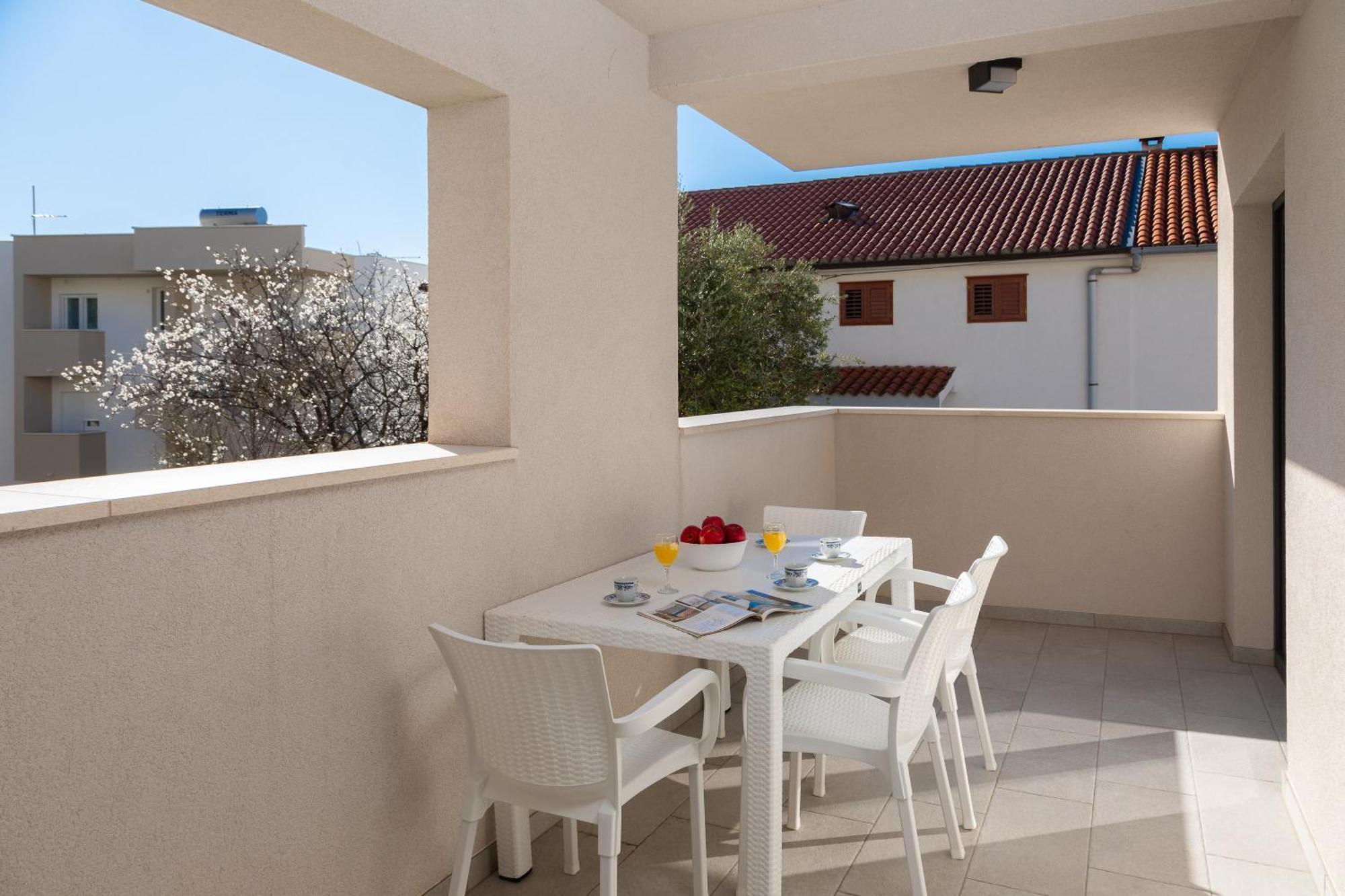 Apartments Juranovic Makarska Rom bilde
