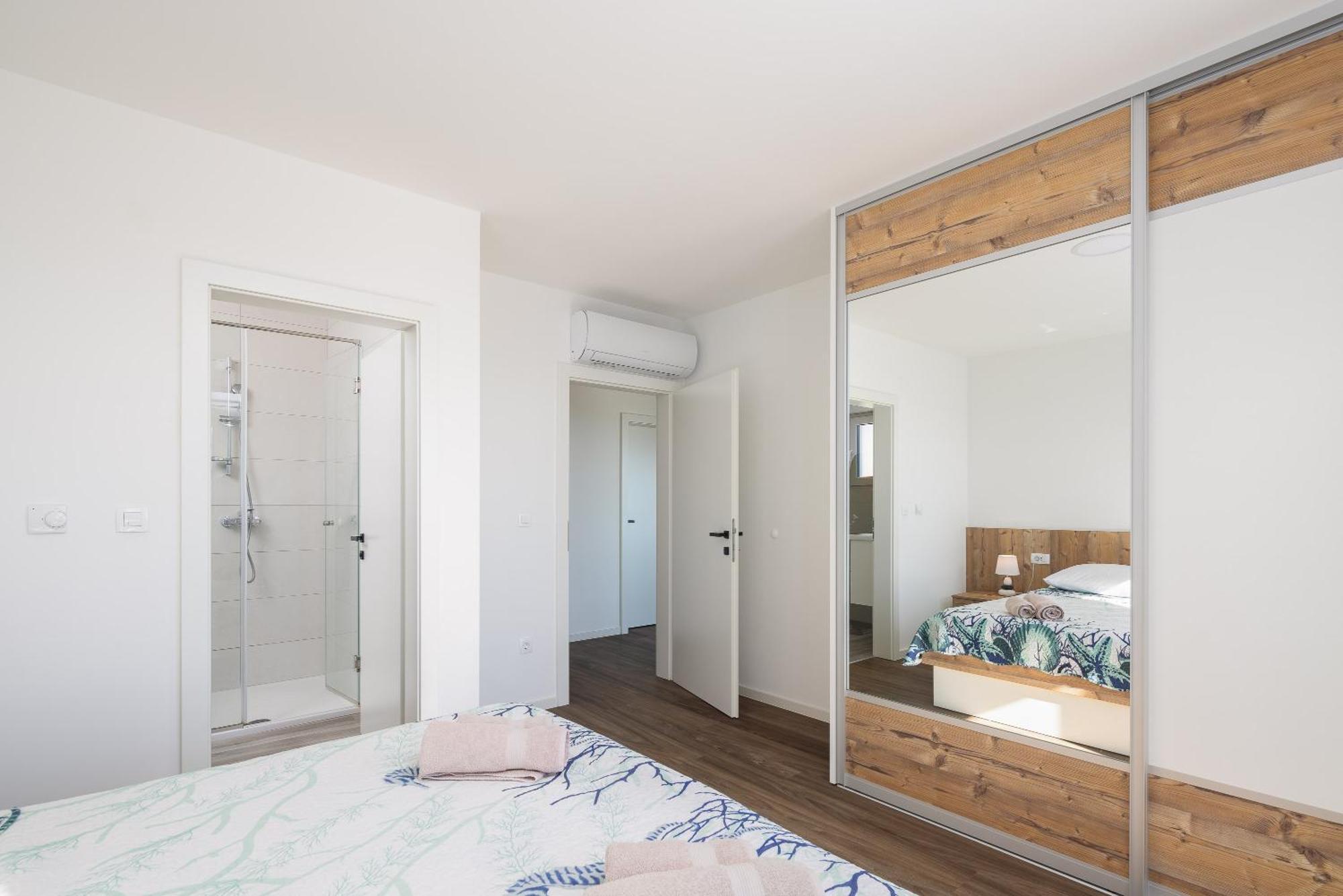 Apartments Juranovic Makarska Rom bilde